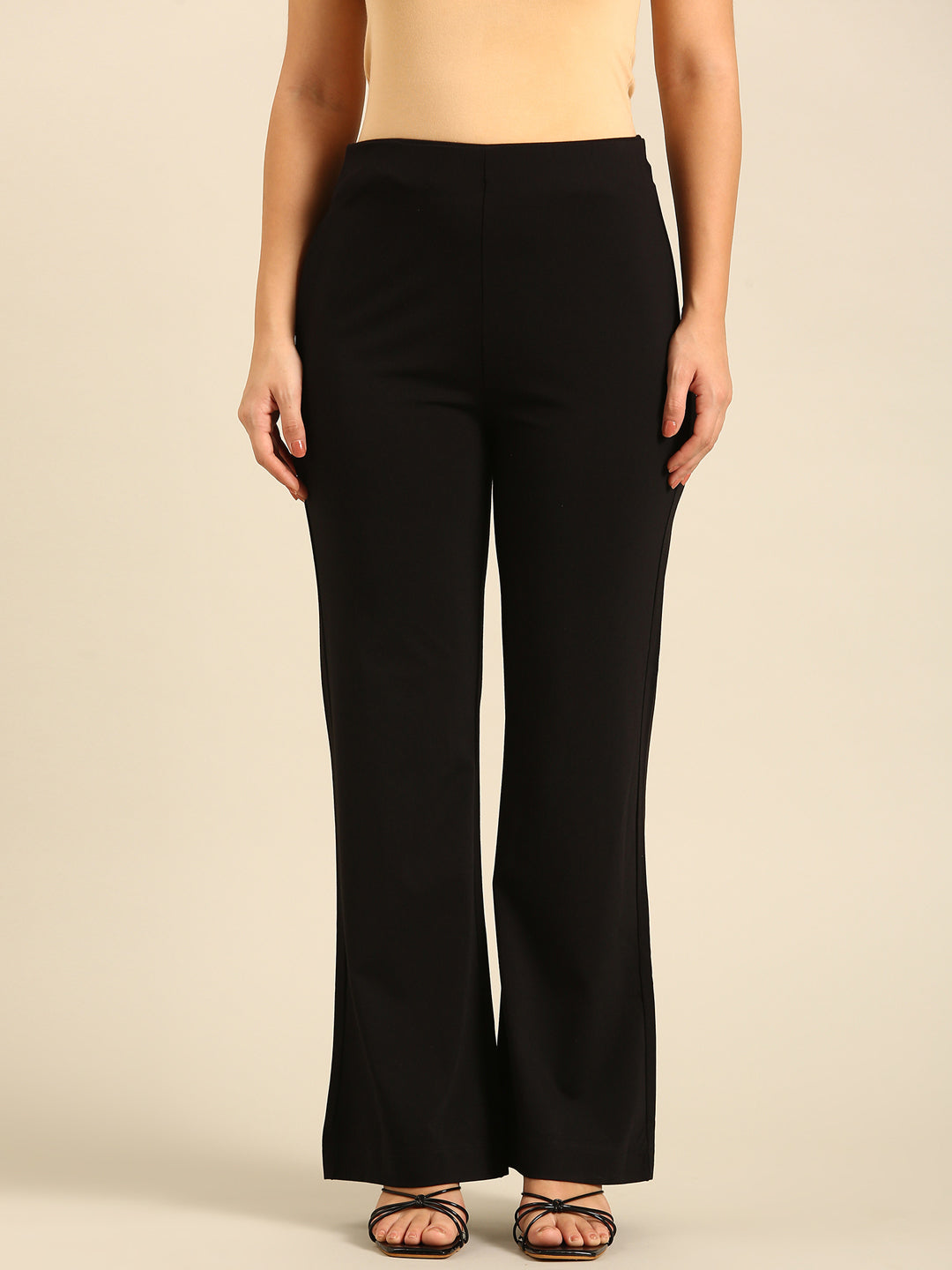 Fit & Flare Pant-Black