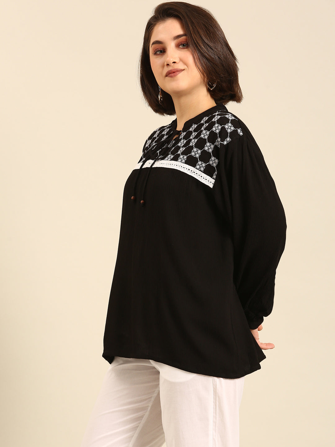 Top Embroidered-Black