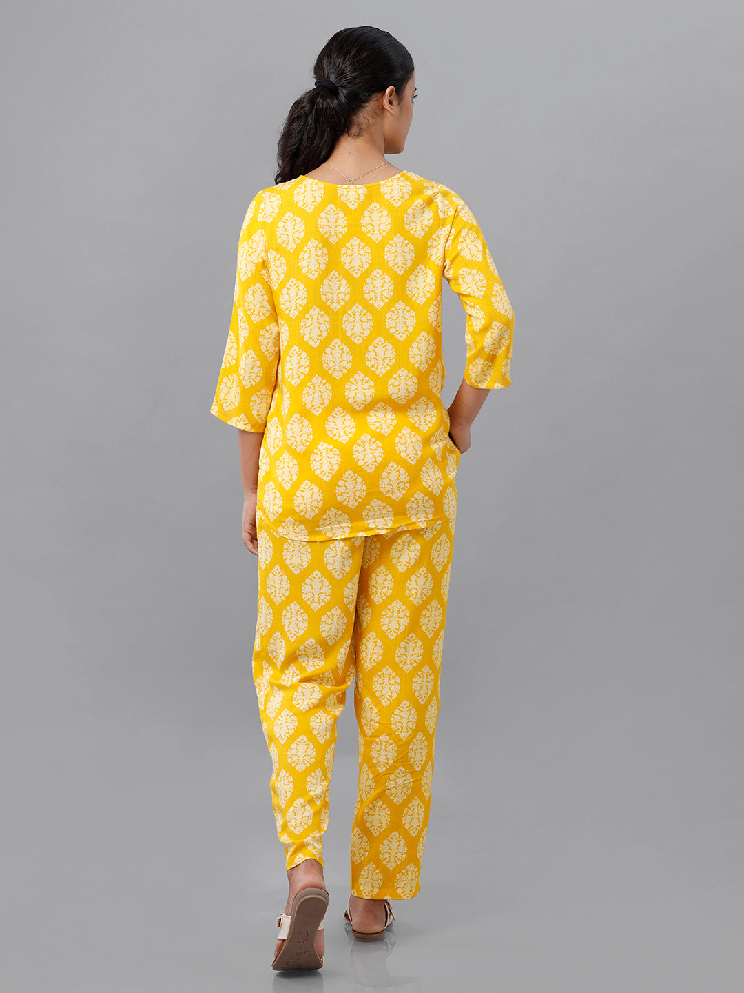 De Moza Womens Pyjama Set Woven Set All Over Print Rayon Yellow