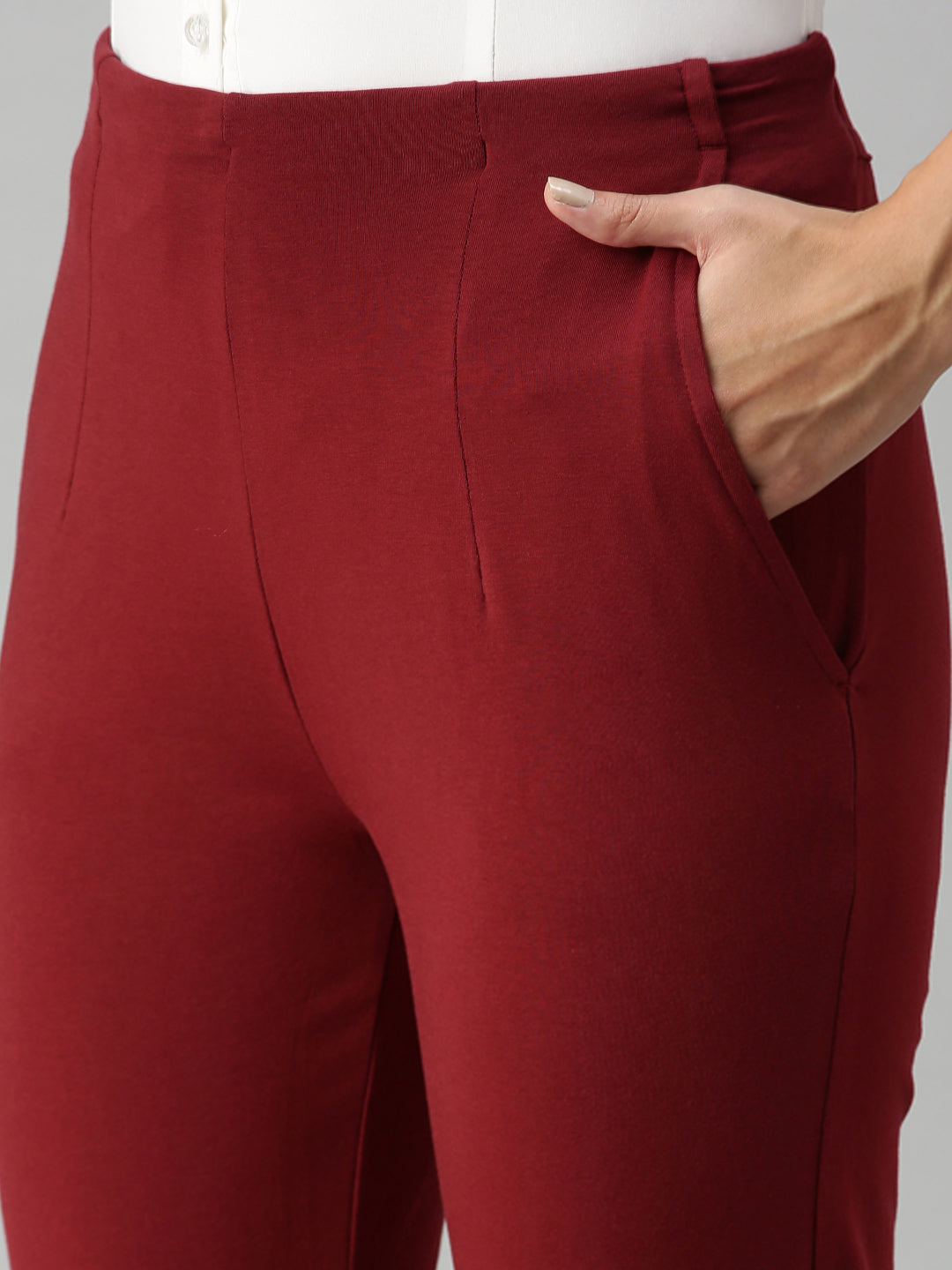 Women Solid Maroon Mid Rise Suede Treggings